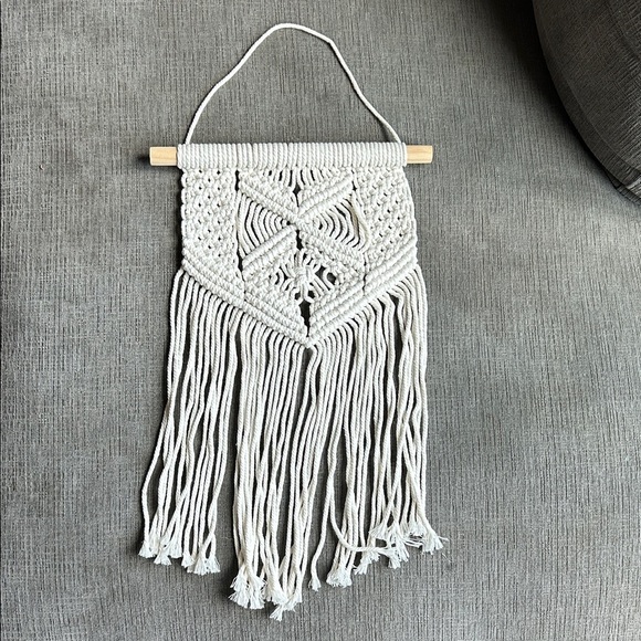 Macrame wall hanging modern tapestry, Wall decoration boho home decor. - Picture 2 of 3